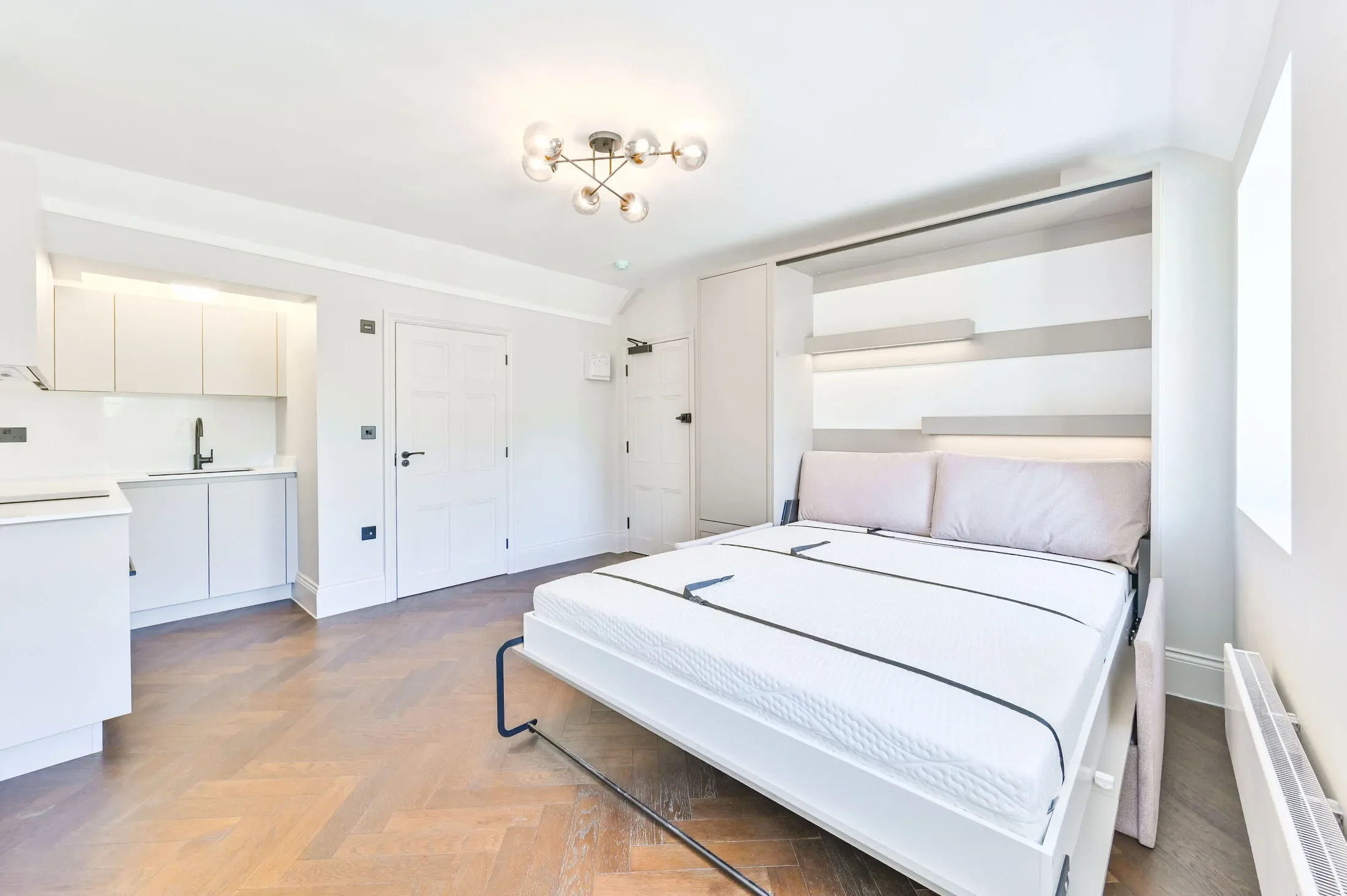 Flat Upper Berkeley Street in City of Westminster