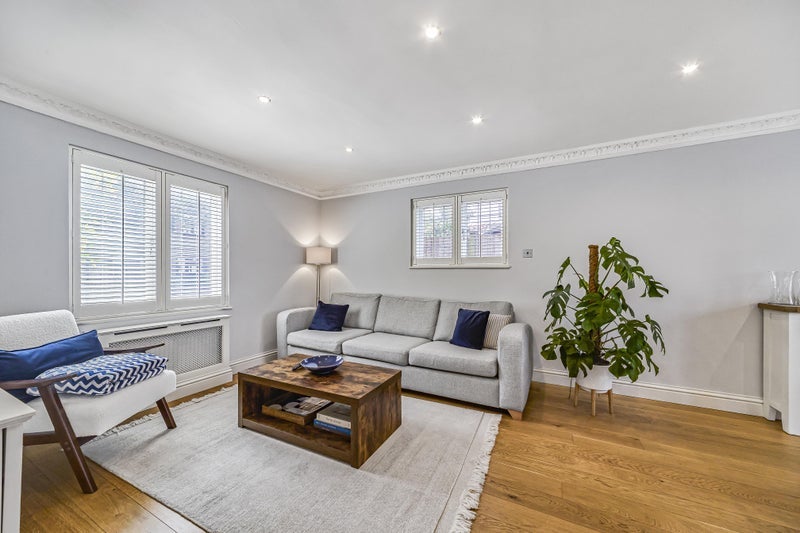 Room Tooley Street in Greater London