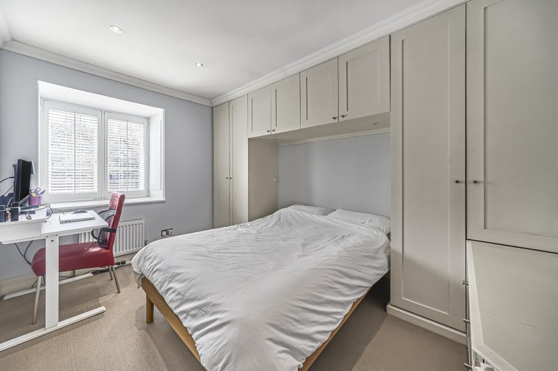 Room Tooley Street in Greater London