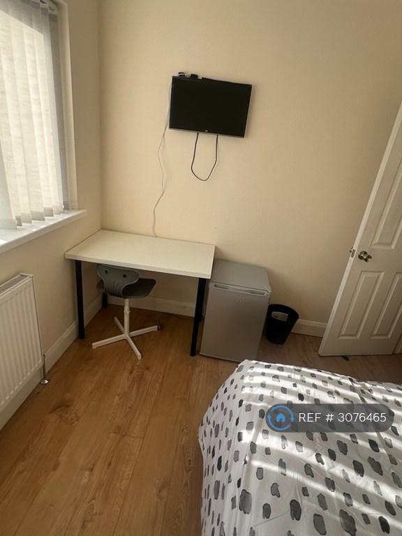 Room Goresbrook Road in Greater London