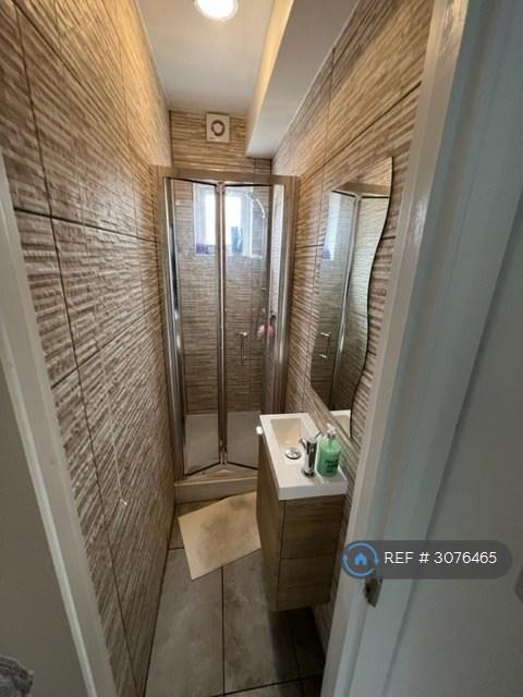 Room Goresbrook Road in Greater London