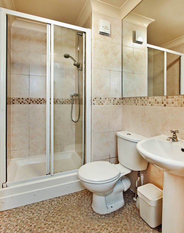 Flat Barfield Close in Winchester