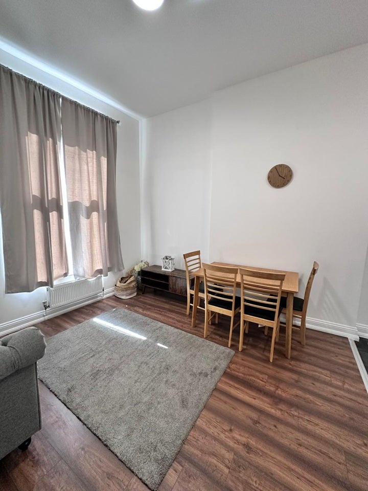 Flat Harrow Road in City of Westminster