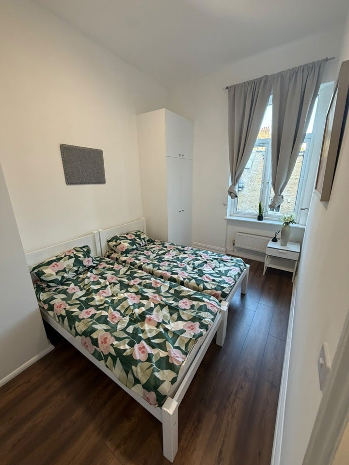 Flat Harrow Road in City of Westminster