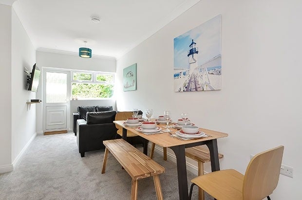 Room Ophir Road in Portsmouth