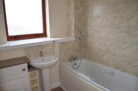 Flat Sinclair Place in Falkirk
