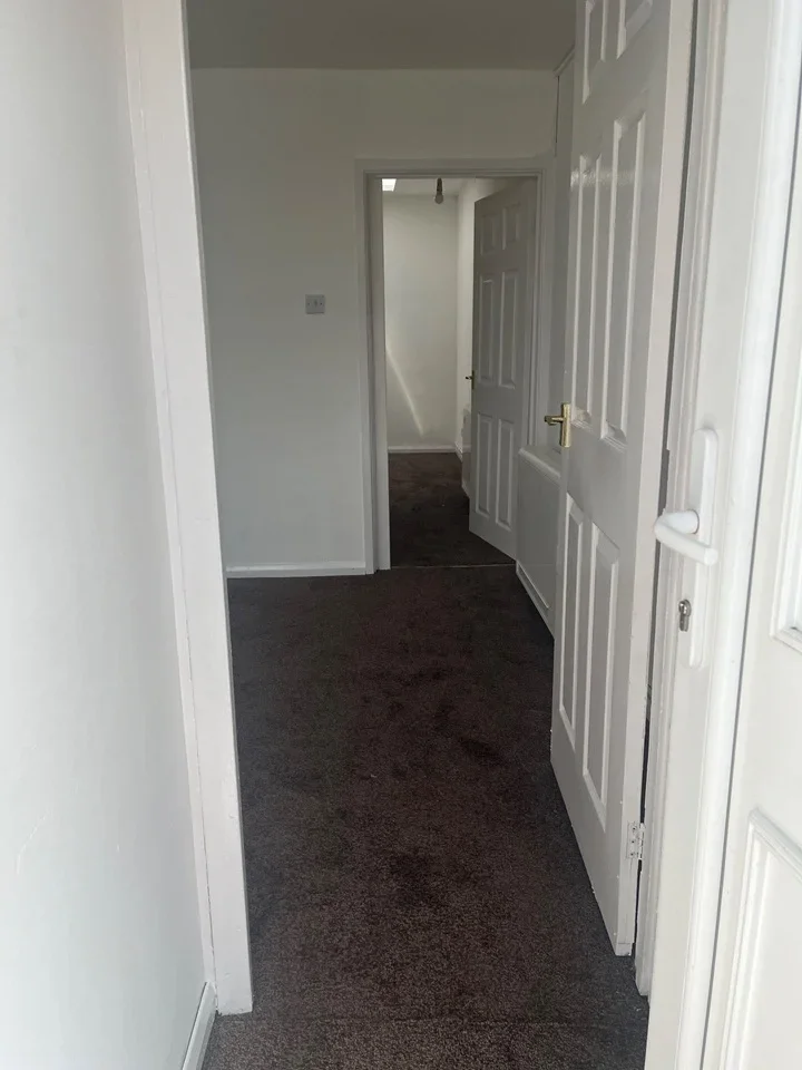 Flat Warstones Drive in Wolverhampton
