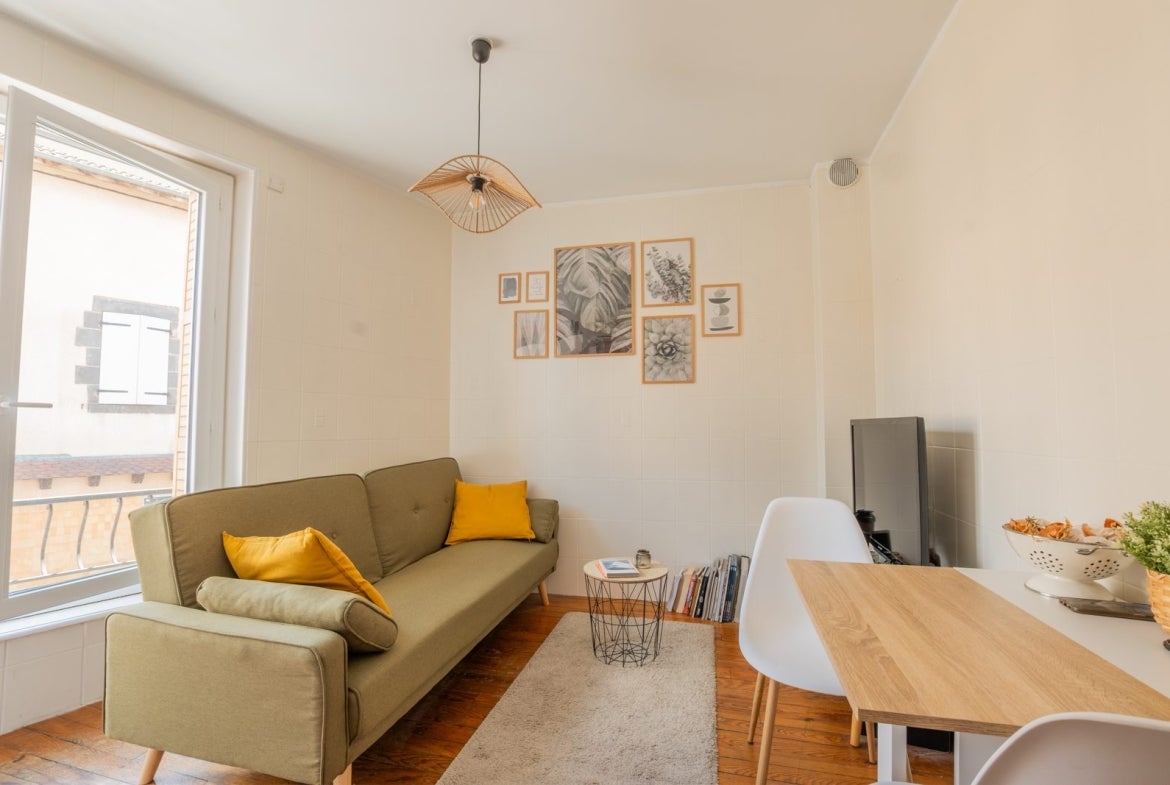 Flat Rue Saint-Martial in Les Martres-de-Veyre
