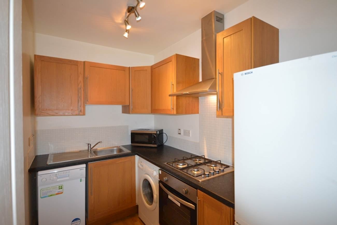 Flat Sunbury Avenue in Newcastle upon Tyne