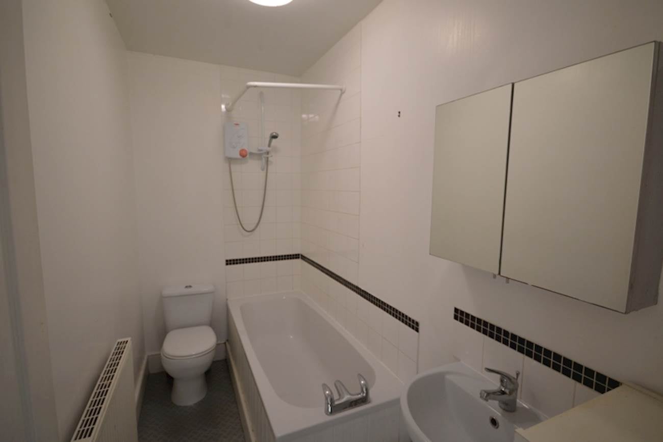 Flat Sunbury Avenue in Newcastle upon Tyne
