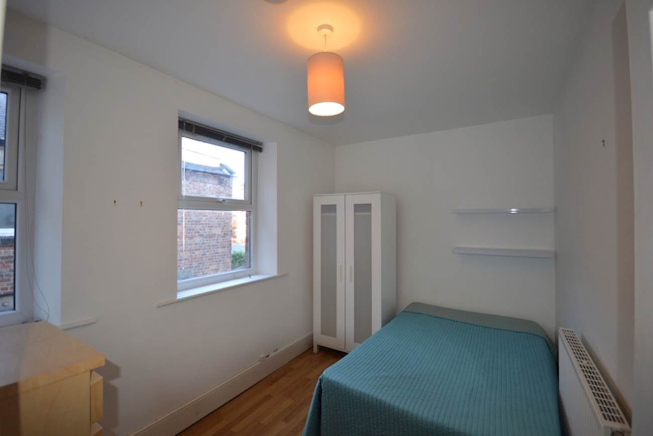 Flat Sunbury Avenue in Newcastle upon Tyne
