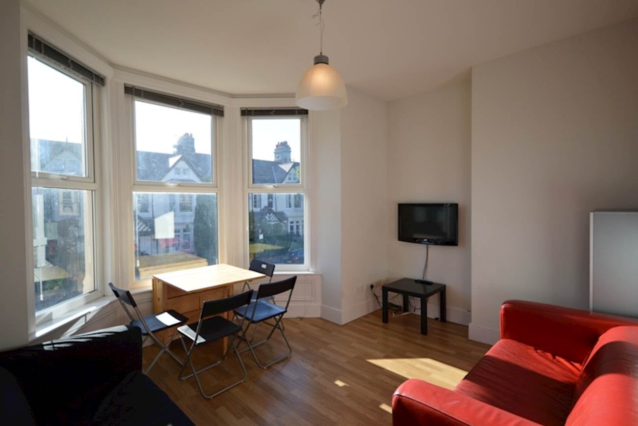 Flat Sunbury Avenue in Newcastle upon Tyne