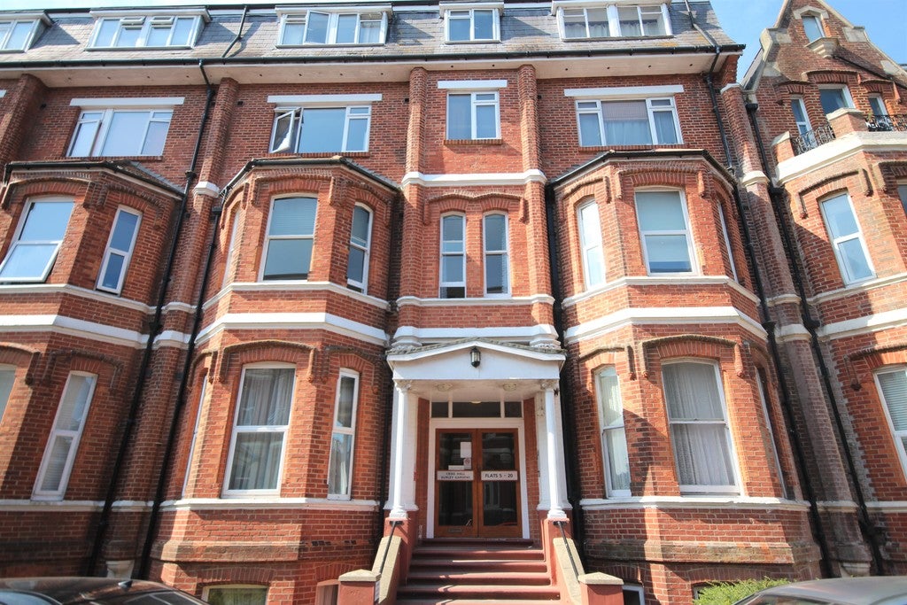 Flat Durley Gardens in Bournemouth