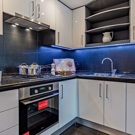 Flat Westferry Circus in Greater London