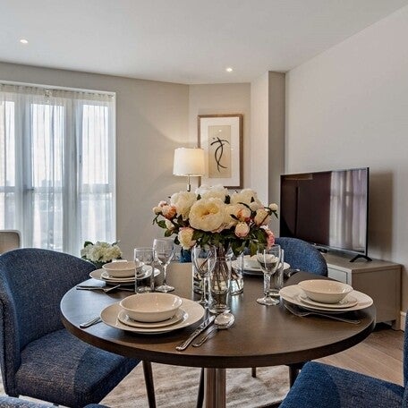 Flat Westferry Circus in Greater London