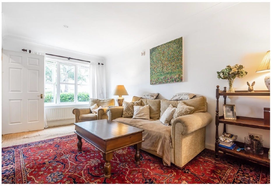 House Ashmore Close in Greater London