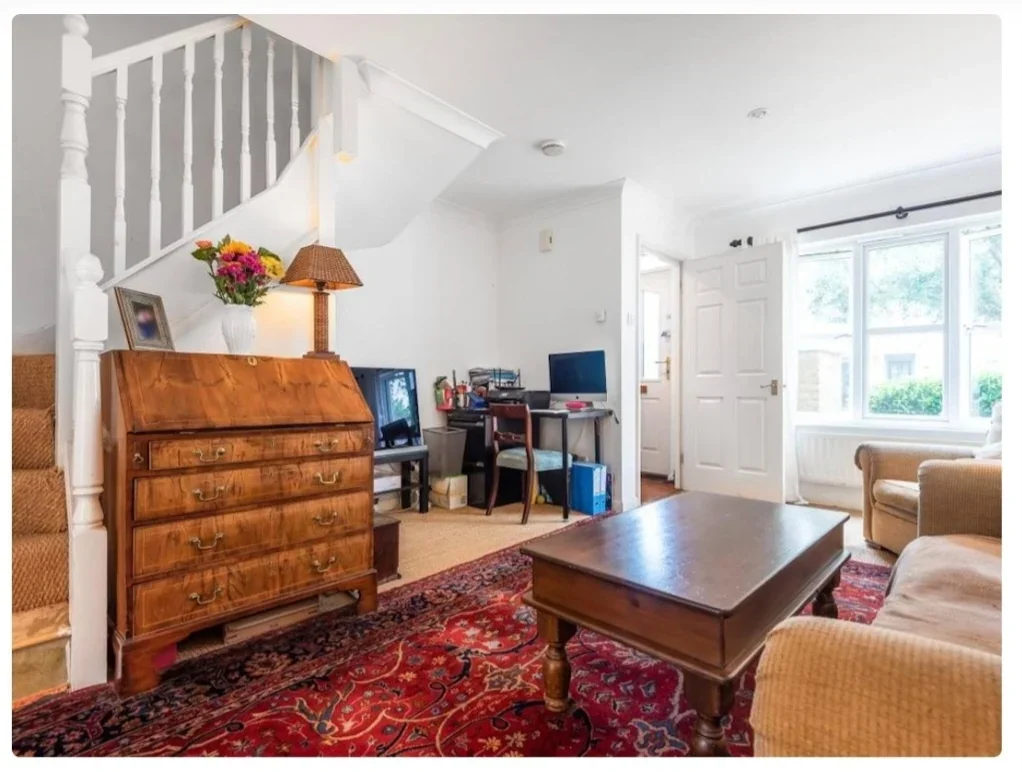 House Ashmore Close in Greater London
