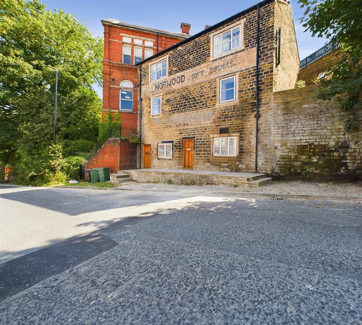 Flat Canal Road in Leeds