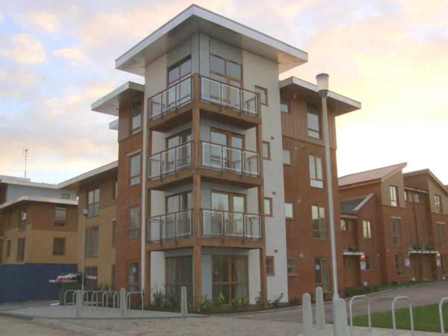 Flat Commonwealth Drive in Crawley