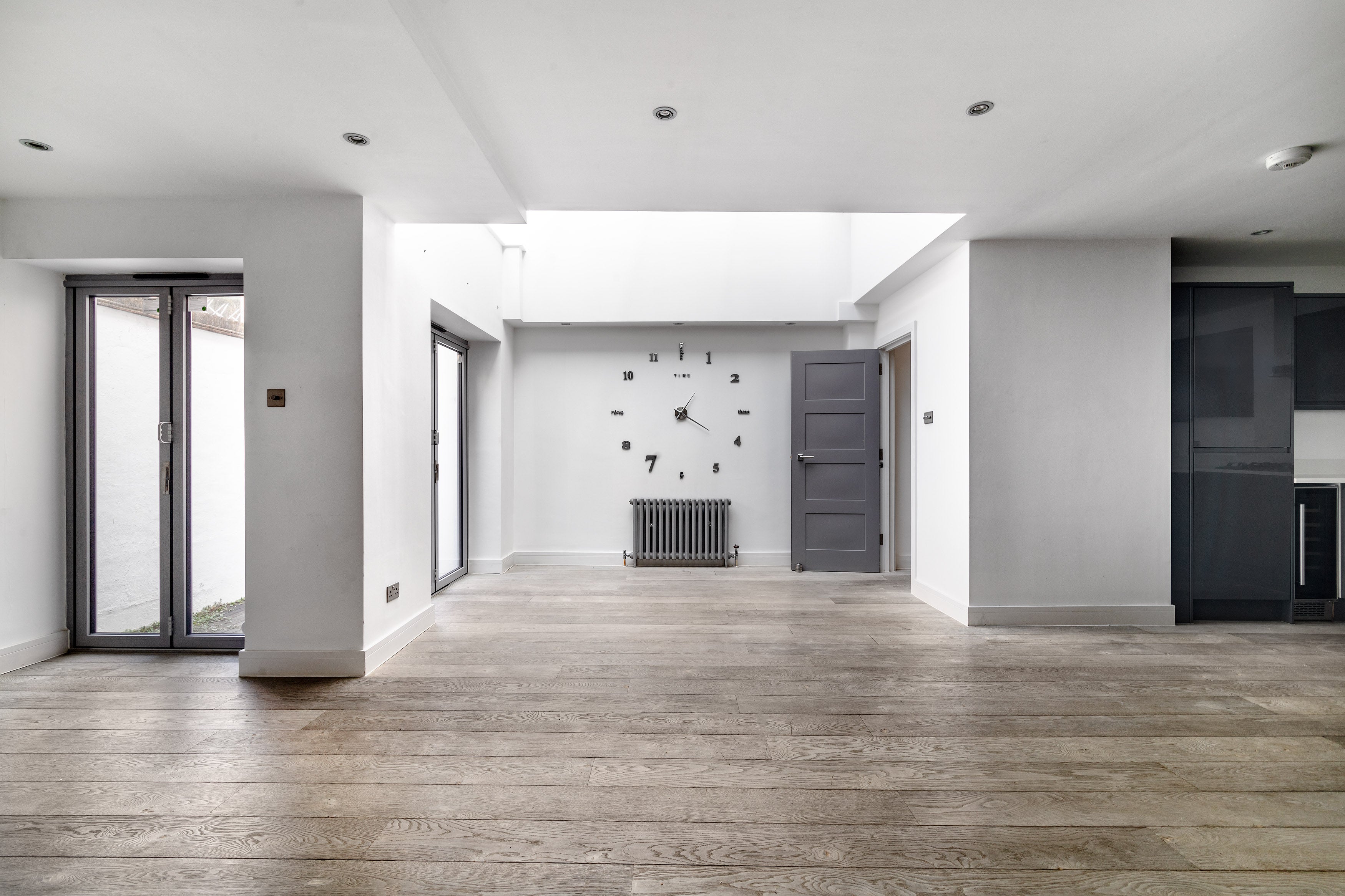 Flat Earlham Street in Greater London