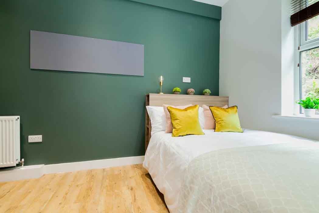 Room Bankfield Road in Kirklees