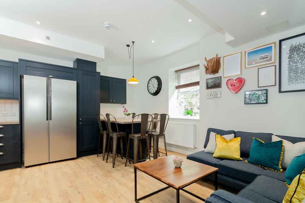 Room Bankfield Road in Kirklees