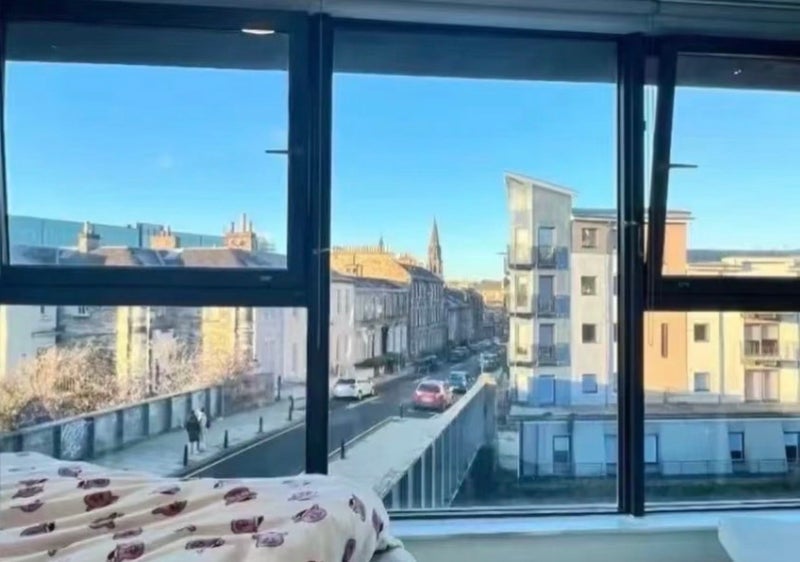 Room Grove Street in City of Edinburgh