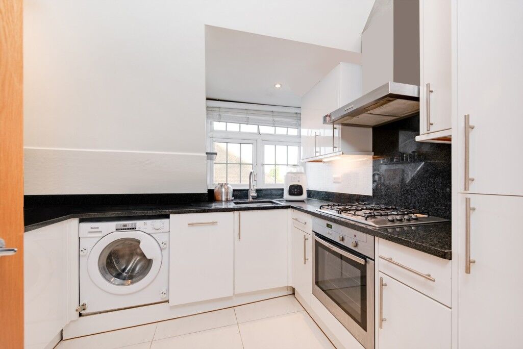 Flat Beechcroft Avenue in Greater London