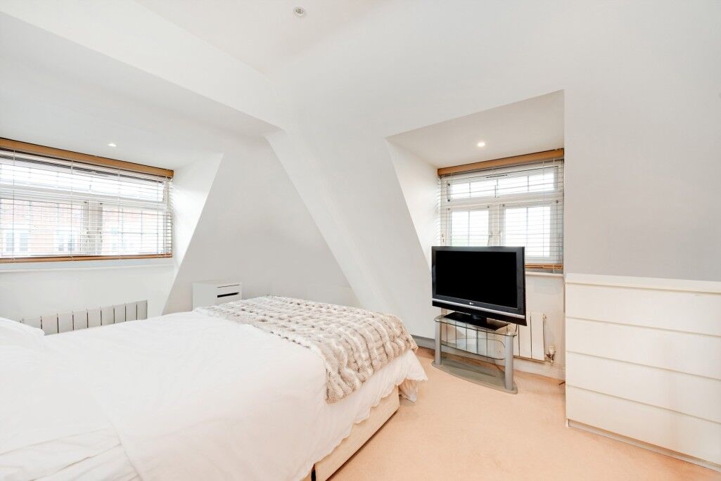 Flat Beechcroft Avenue in Greater London