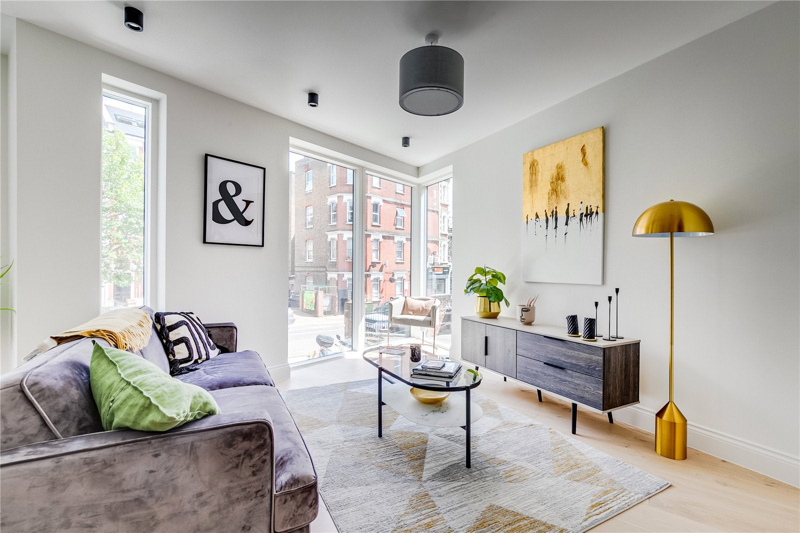 Flat Streatley Road in Greater London