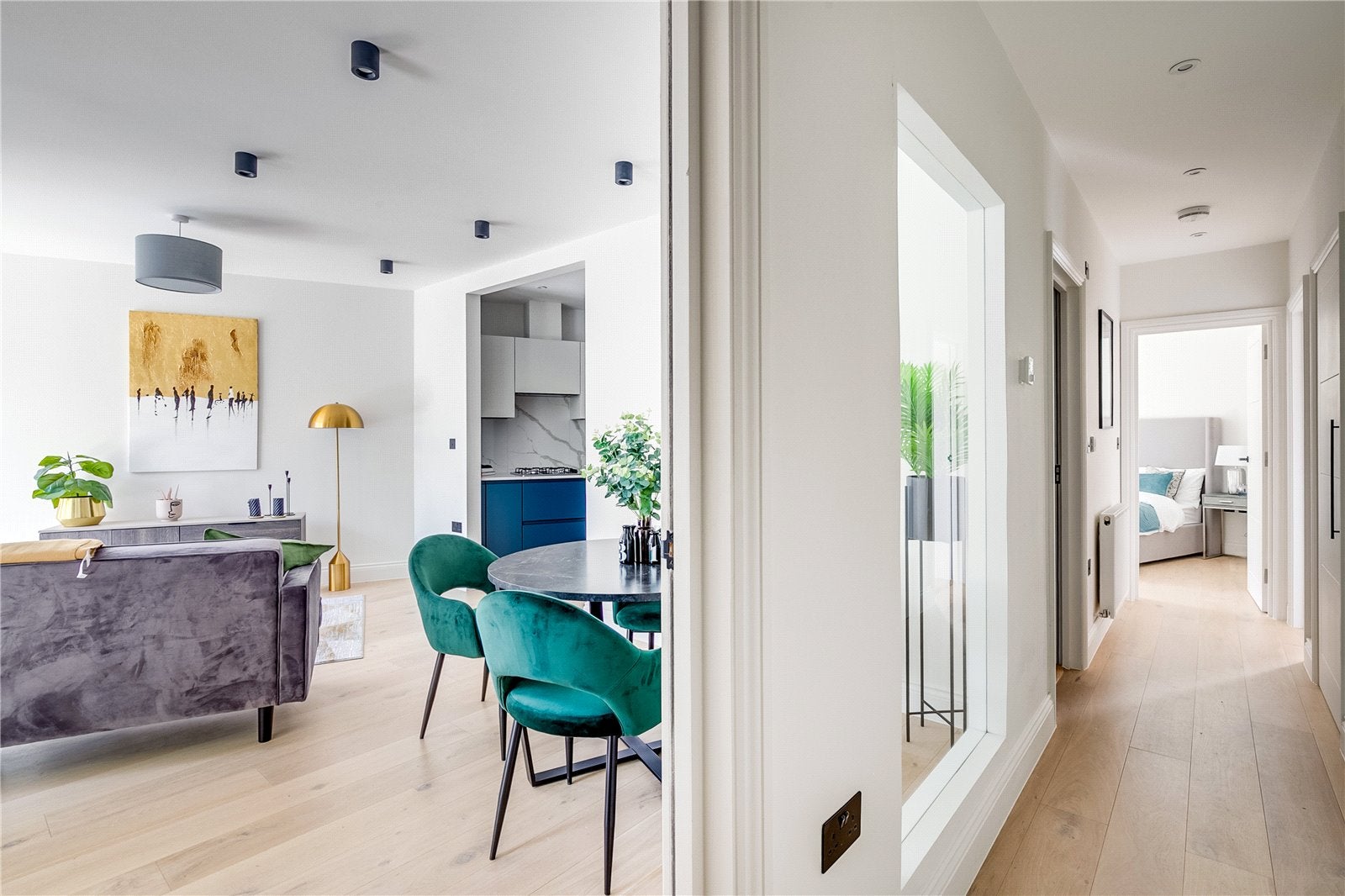 Flat Streatley Road in Greater London