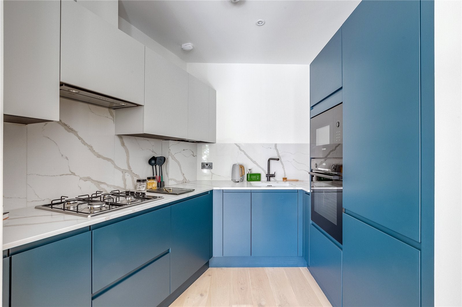 Flat Streatley Road in Greater London