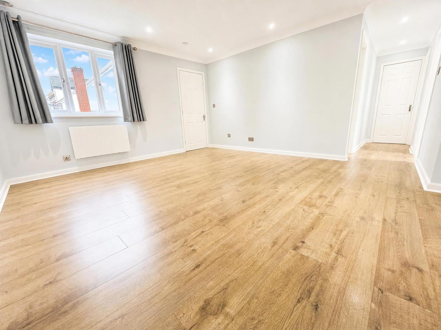 Flat Fawkner Close in Chelmsford
