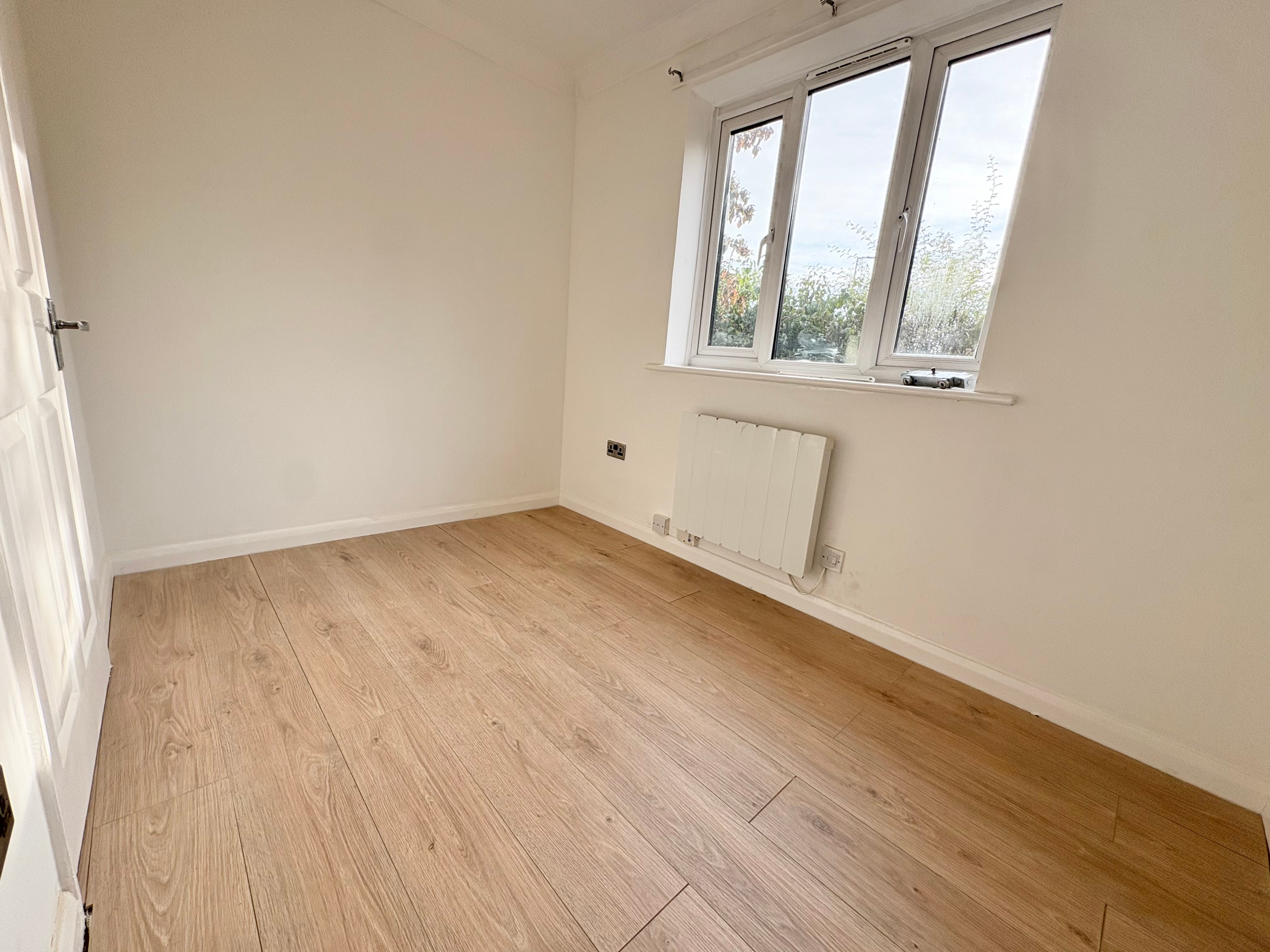 Flat Fawkner Close in Chelmsford