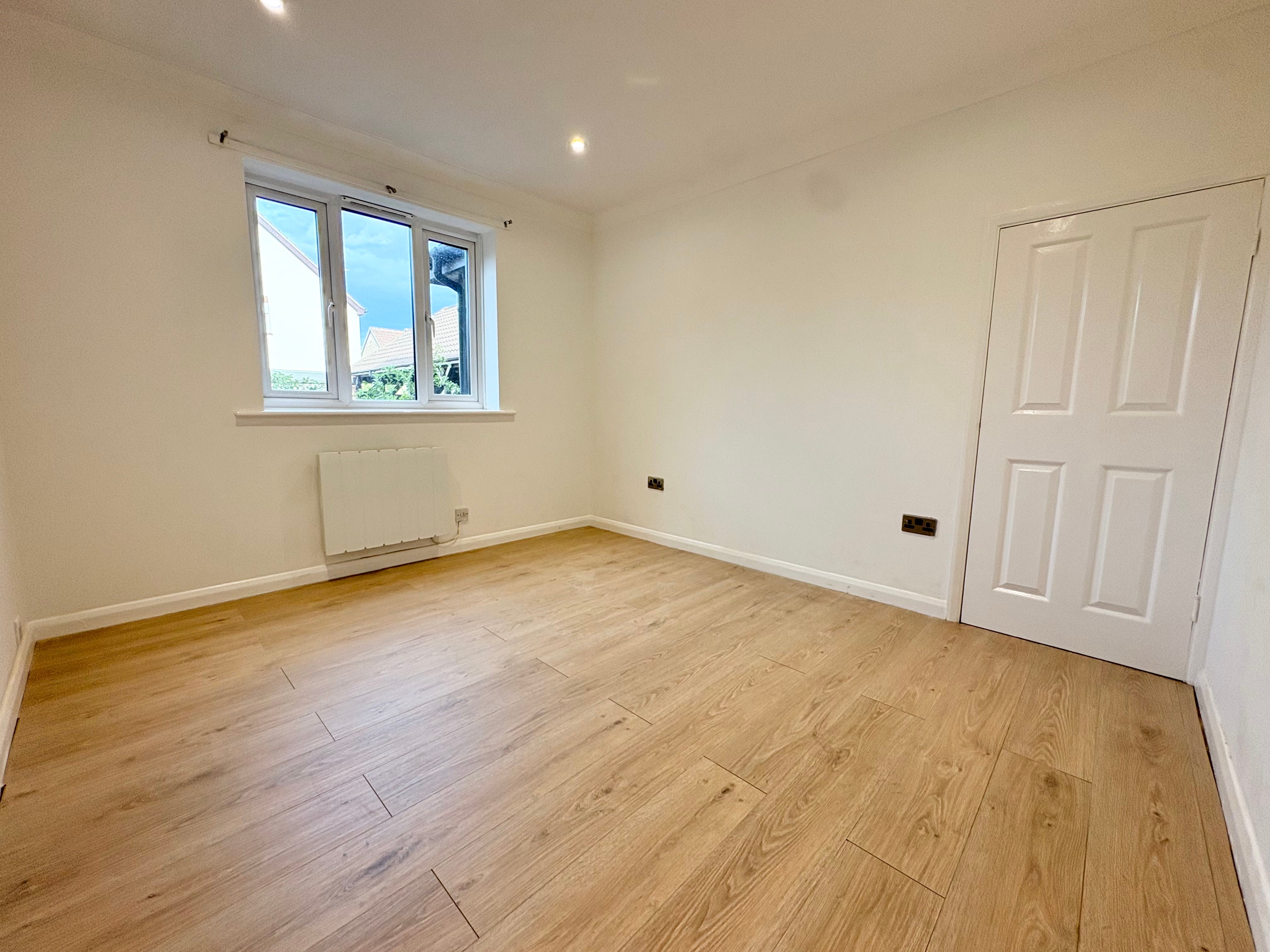 Flat Fawkner Close in Chelmsford
