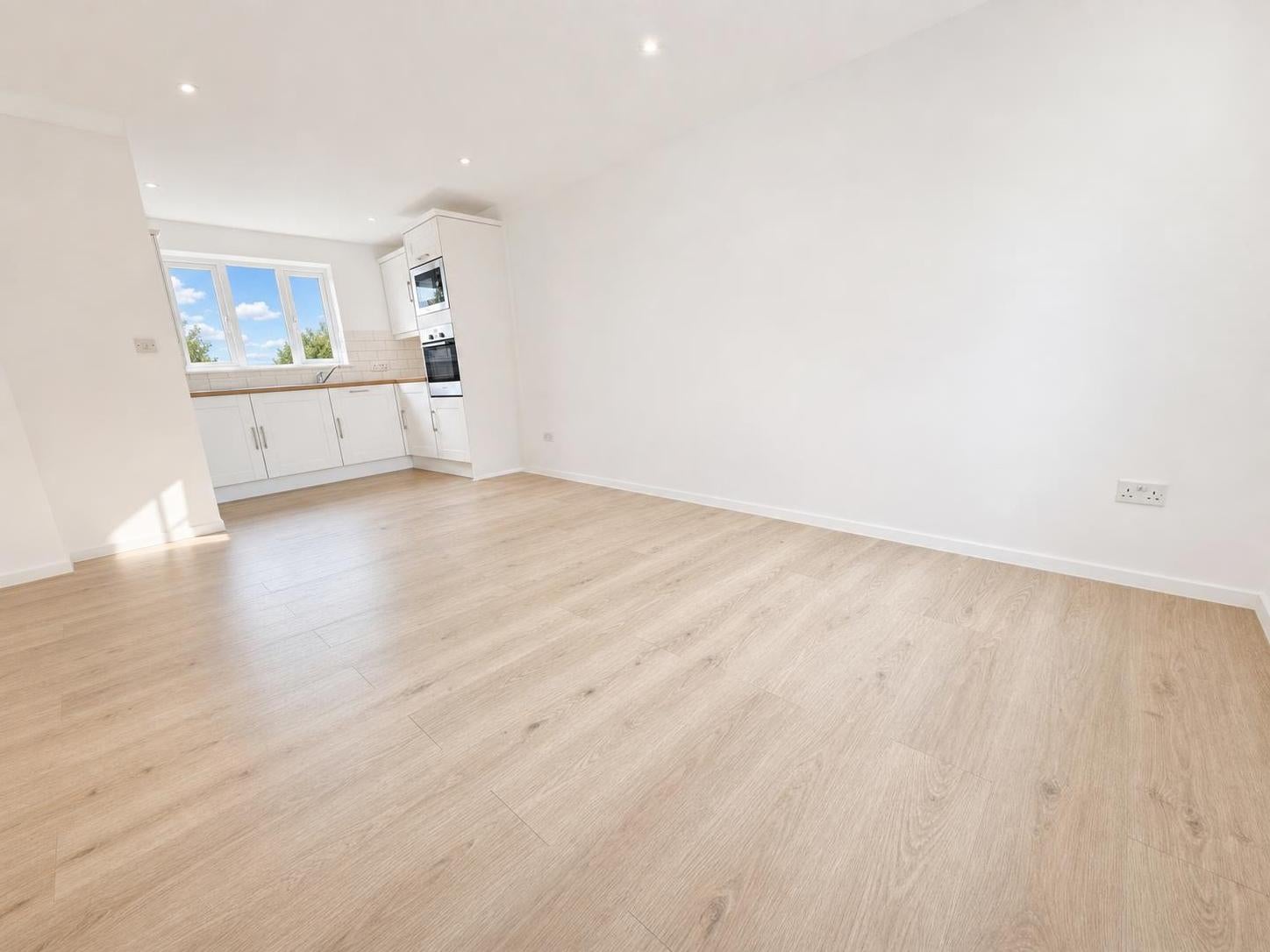 Flat Fawkner Close in Chelmsford