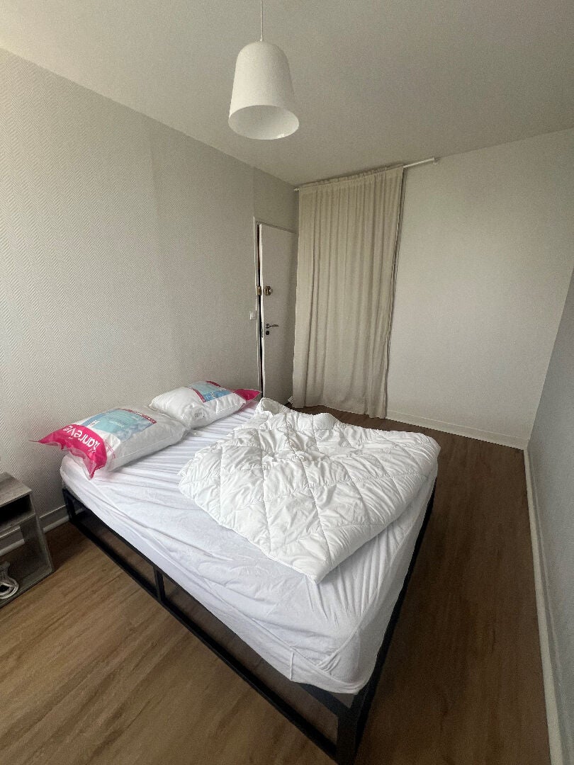 Room Rue Jean-Baptiste Perronneau in Orléans