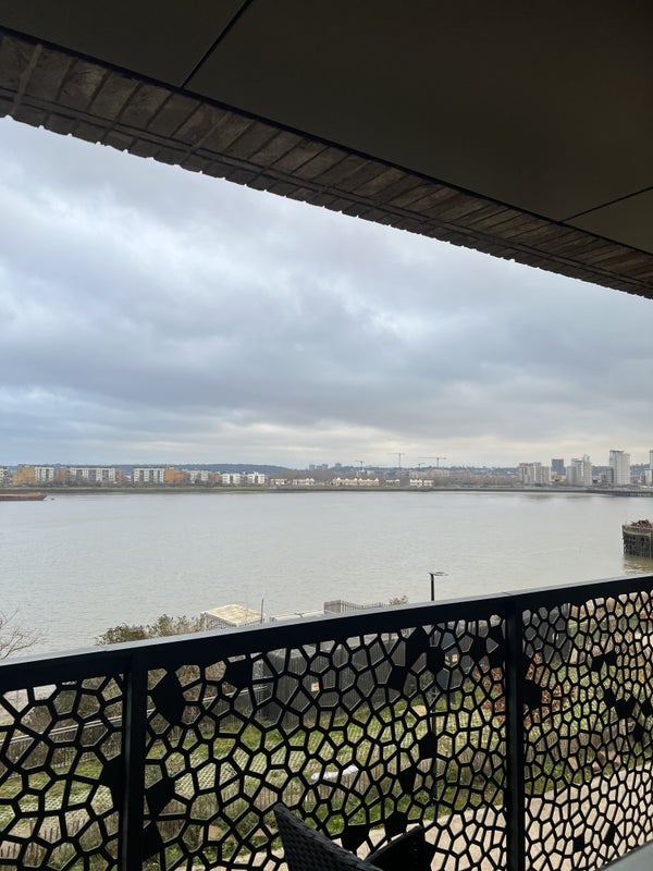 Room Wallis Walk in Greater London