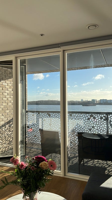 Room Wallis Walk in Greater London
