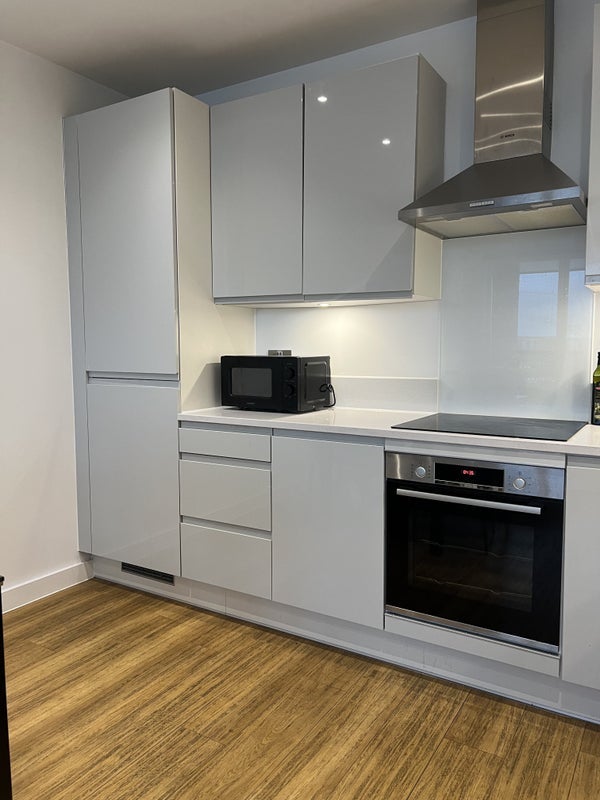 Room Wallis Walk in Greater London