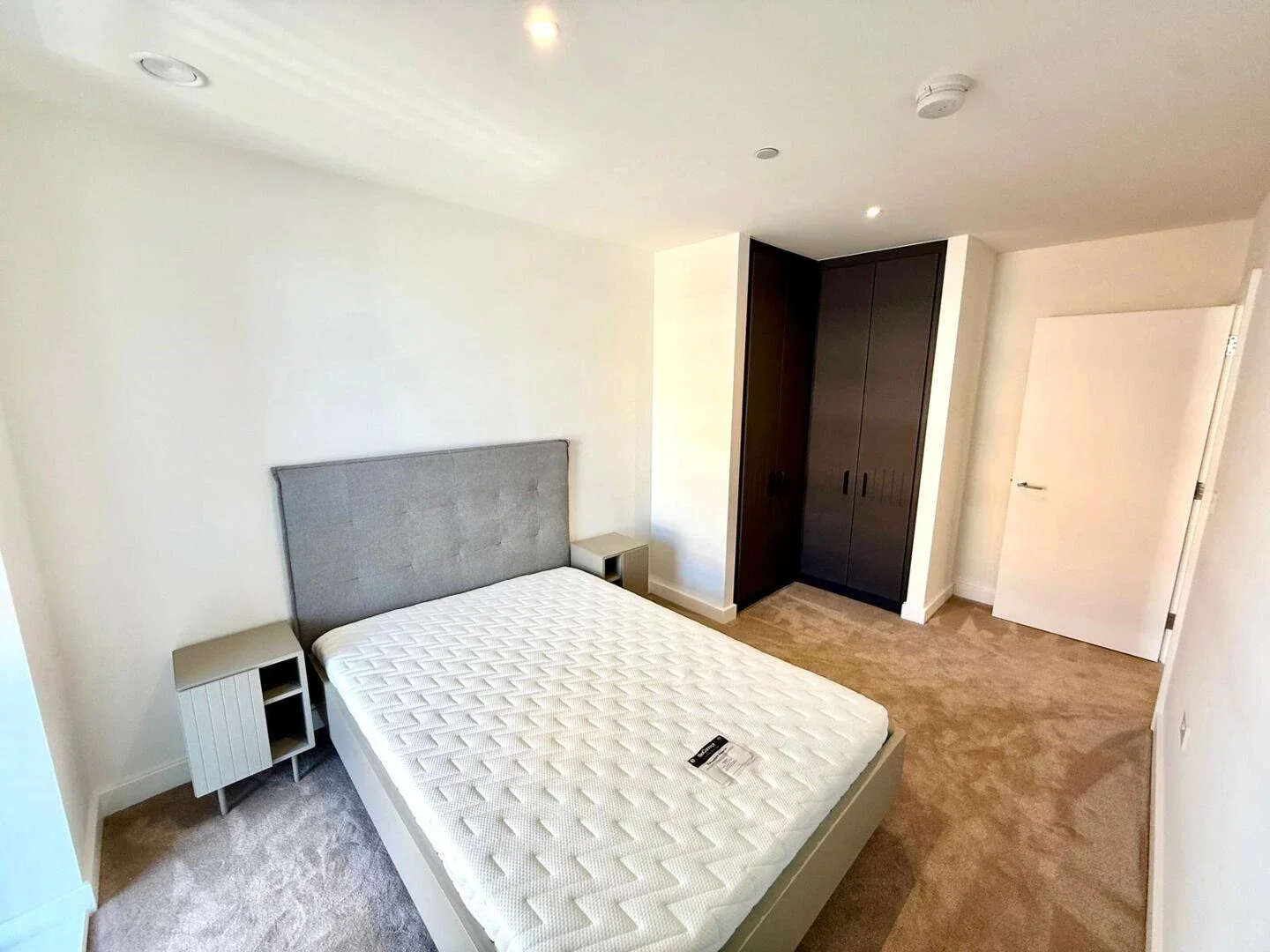 Flat Griffin Manor Way in Greater London