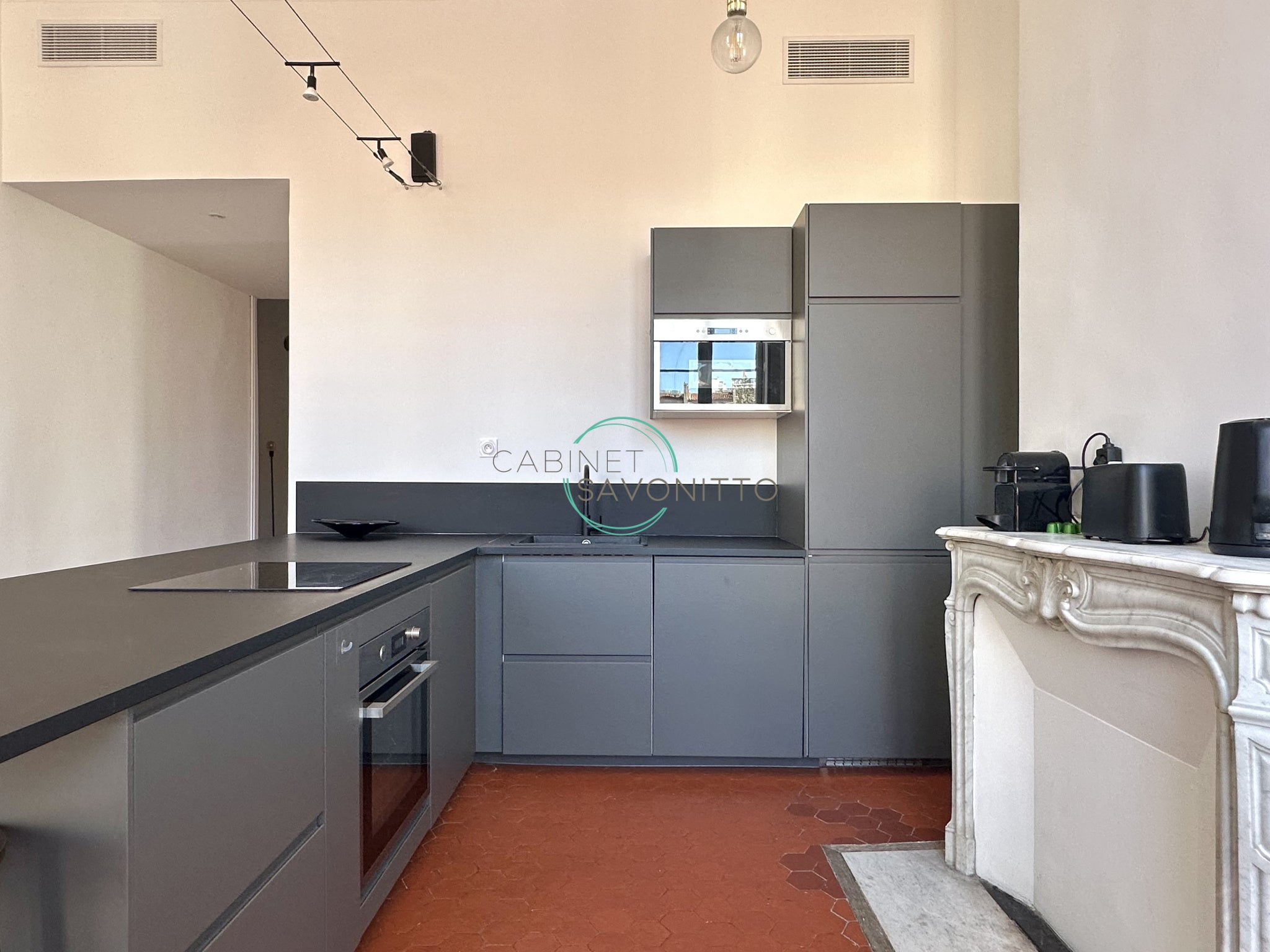 Appartement Rue Sylvabelle Robert de Vernejoul à Marseille