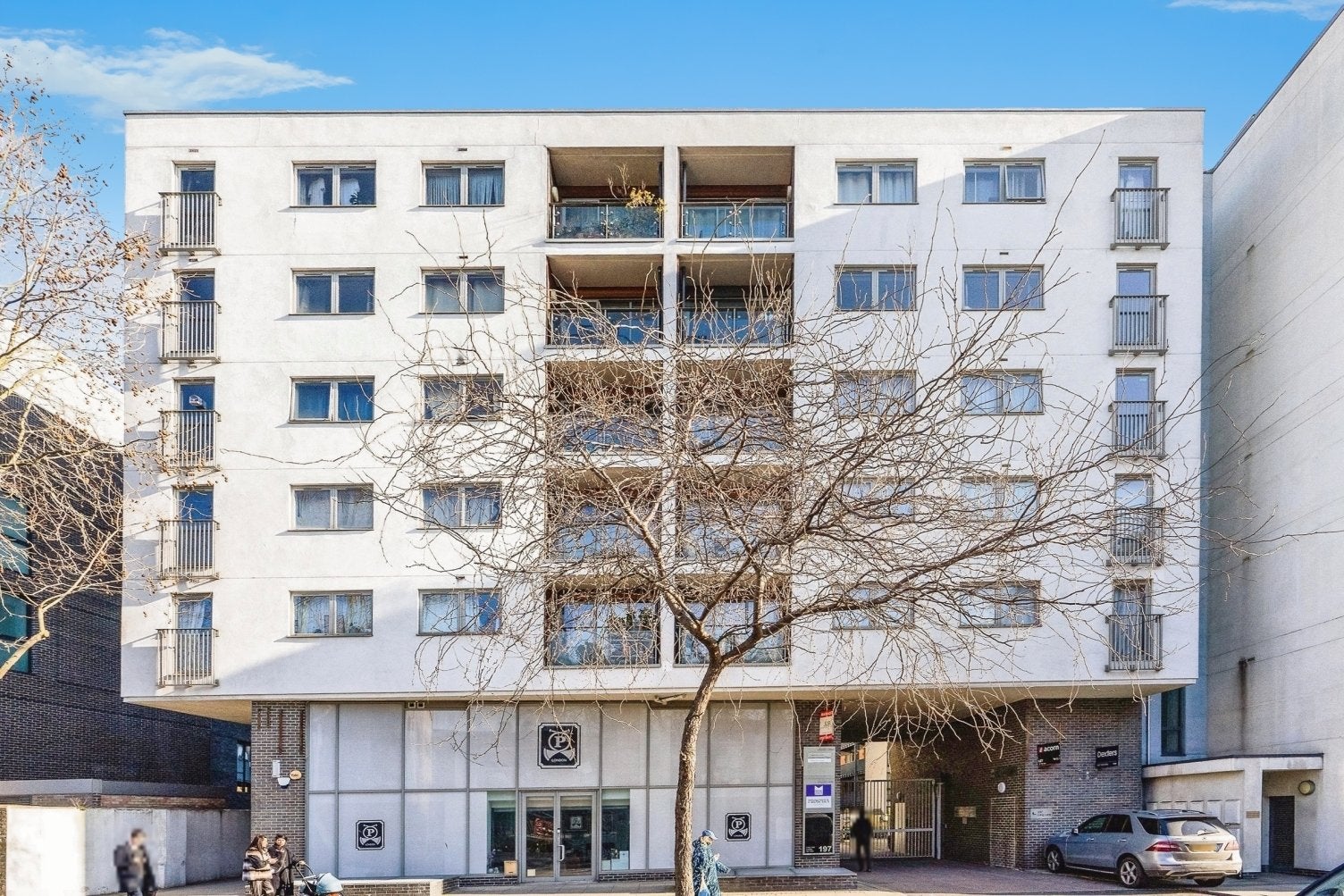 Flat Royal Oak Yard in Greater London