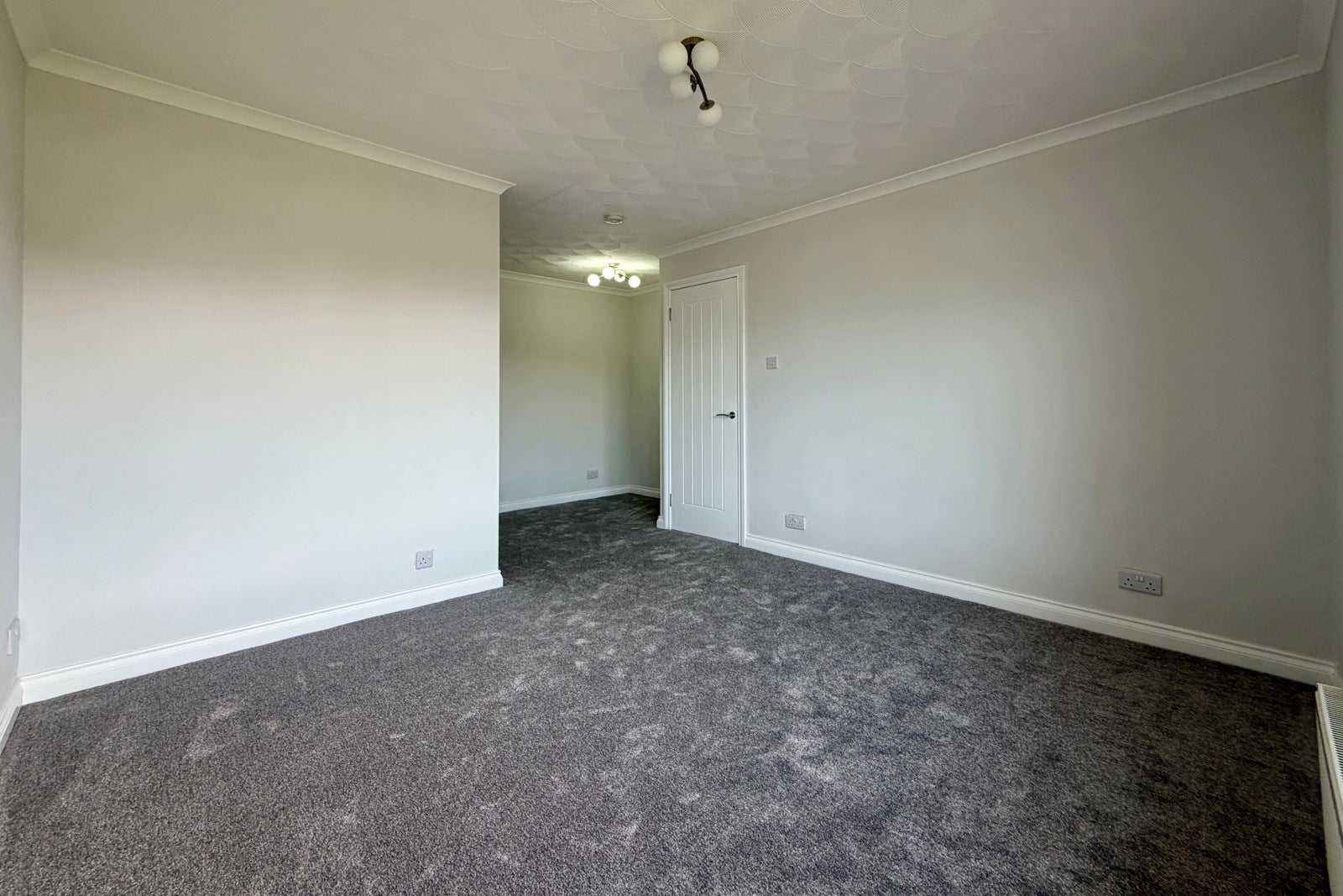 Flat Greenfield Quadrant in Newarthill