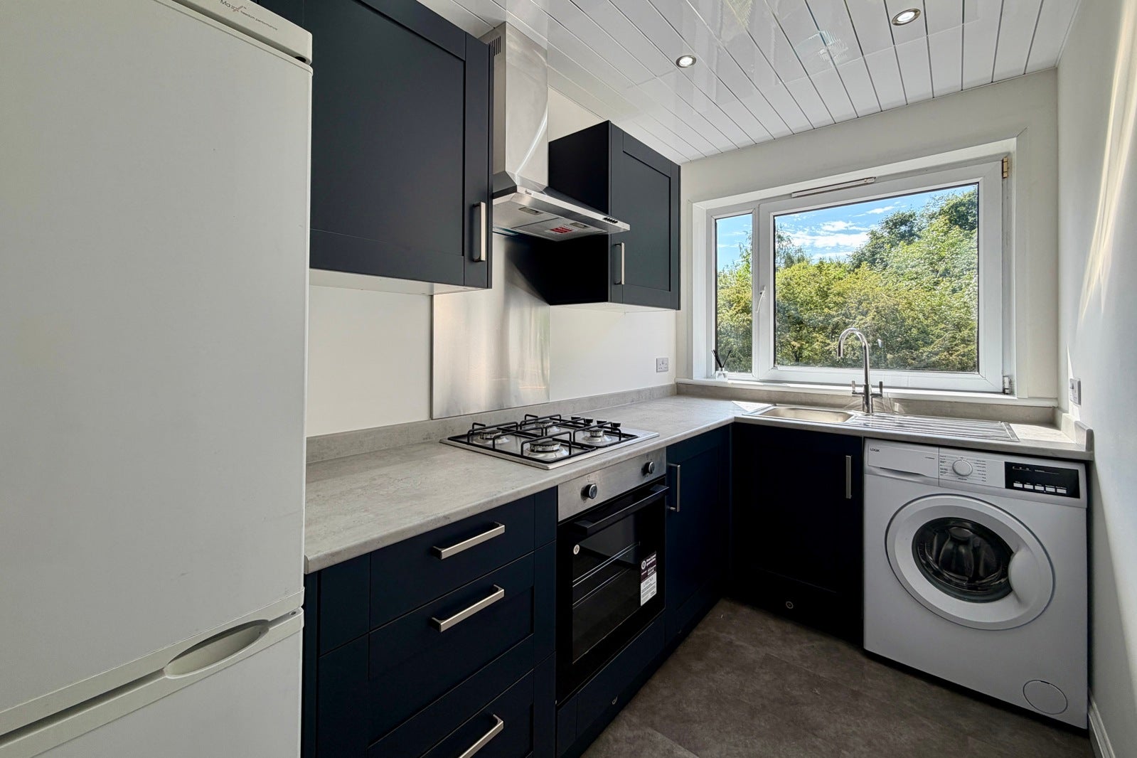 Flat Greenfield Quadrant in Newarthill