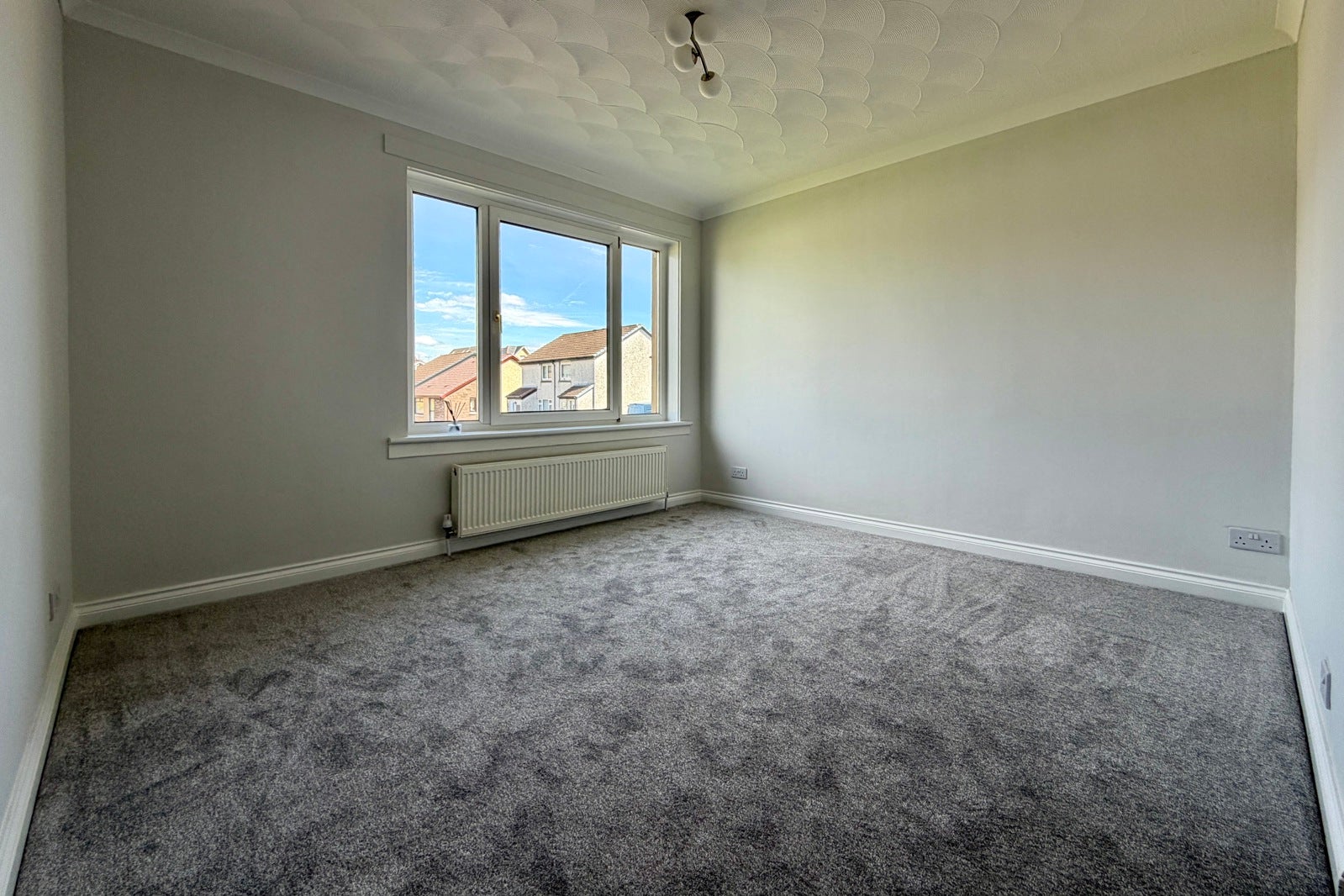 Flat Greenfield Quadrant in Newarthill