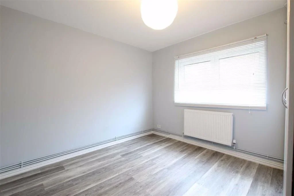 Flat Hackney Road in Greater London
