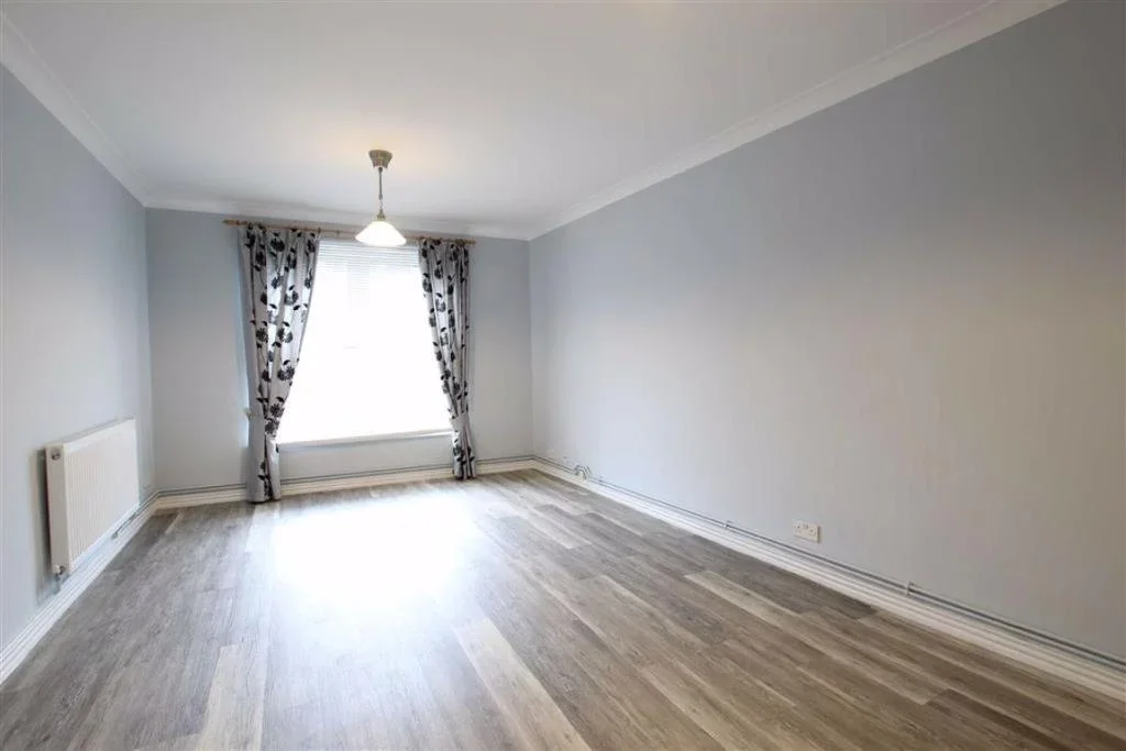 Flat Hackney Road in Greater London