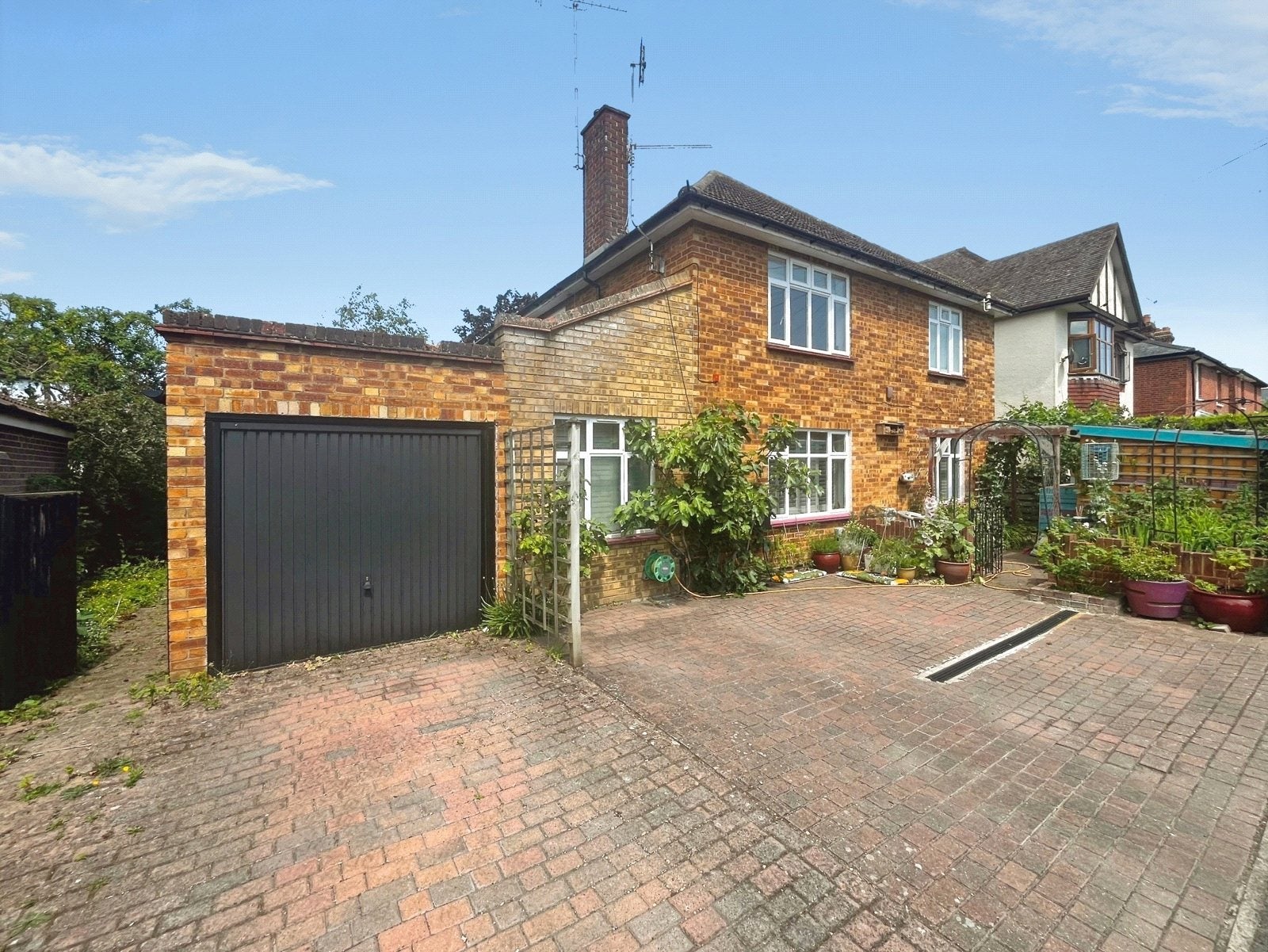 Flat Penyston Road in Maidenhead