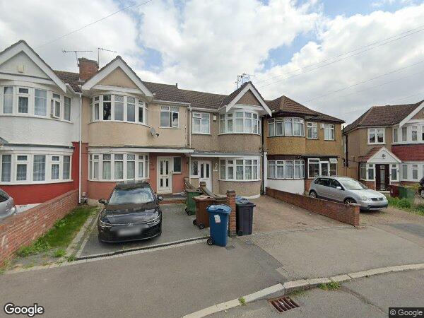 Room Ravenswood Crescent in Greater London